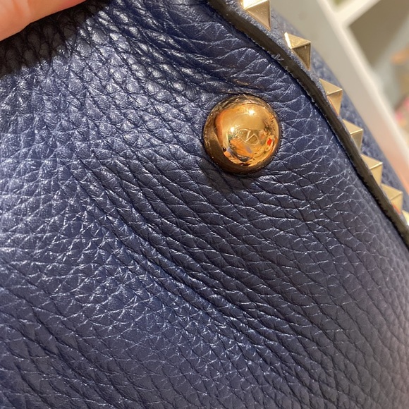 Medium Valentino Garavani Rockstud Tote Navy Grainy Leather RARE COLOR - Picture 12 of 16